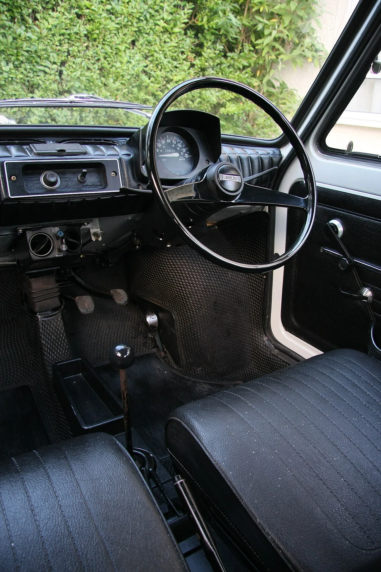 Fiat 126, interior
