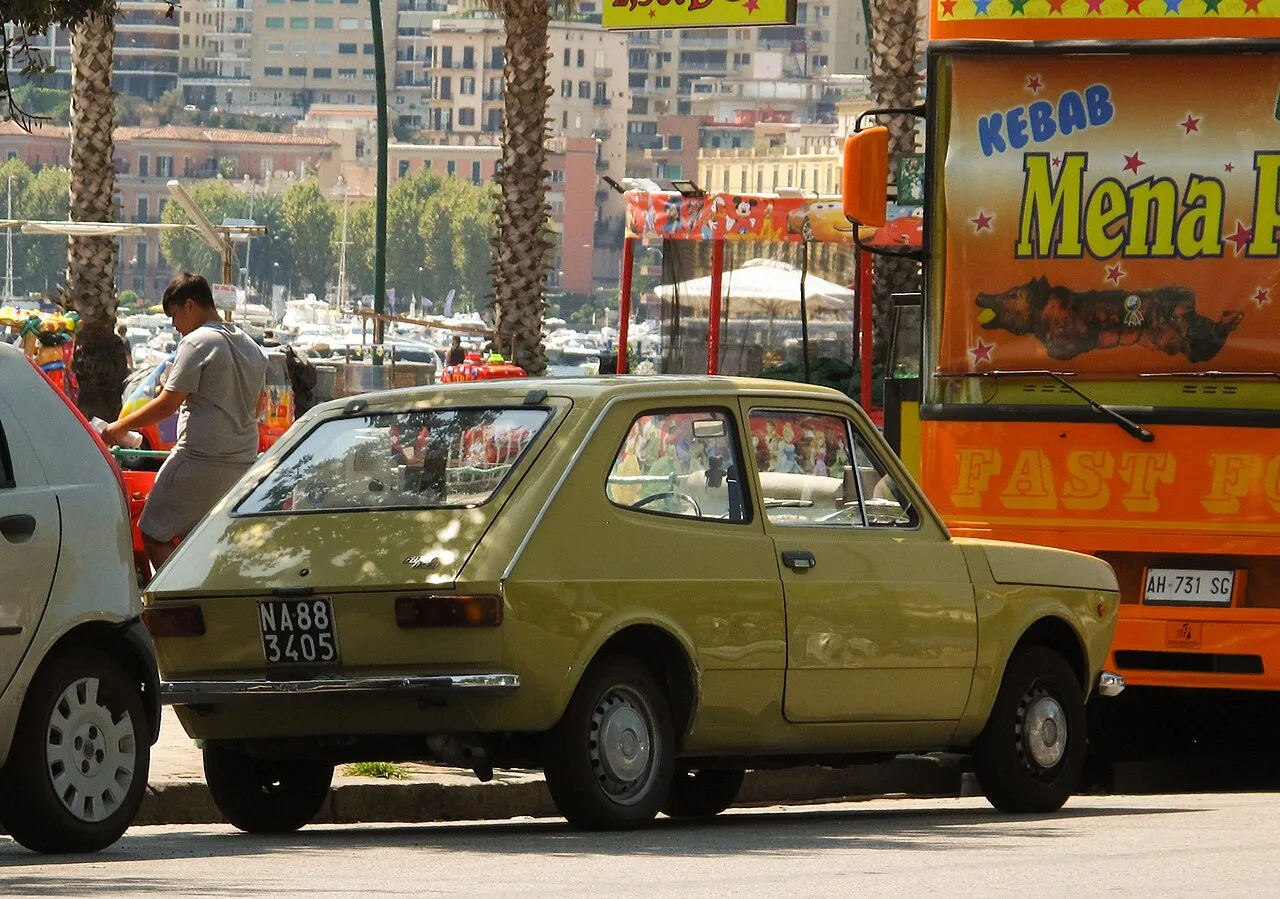 Fiat 127, rear