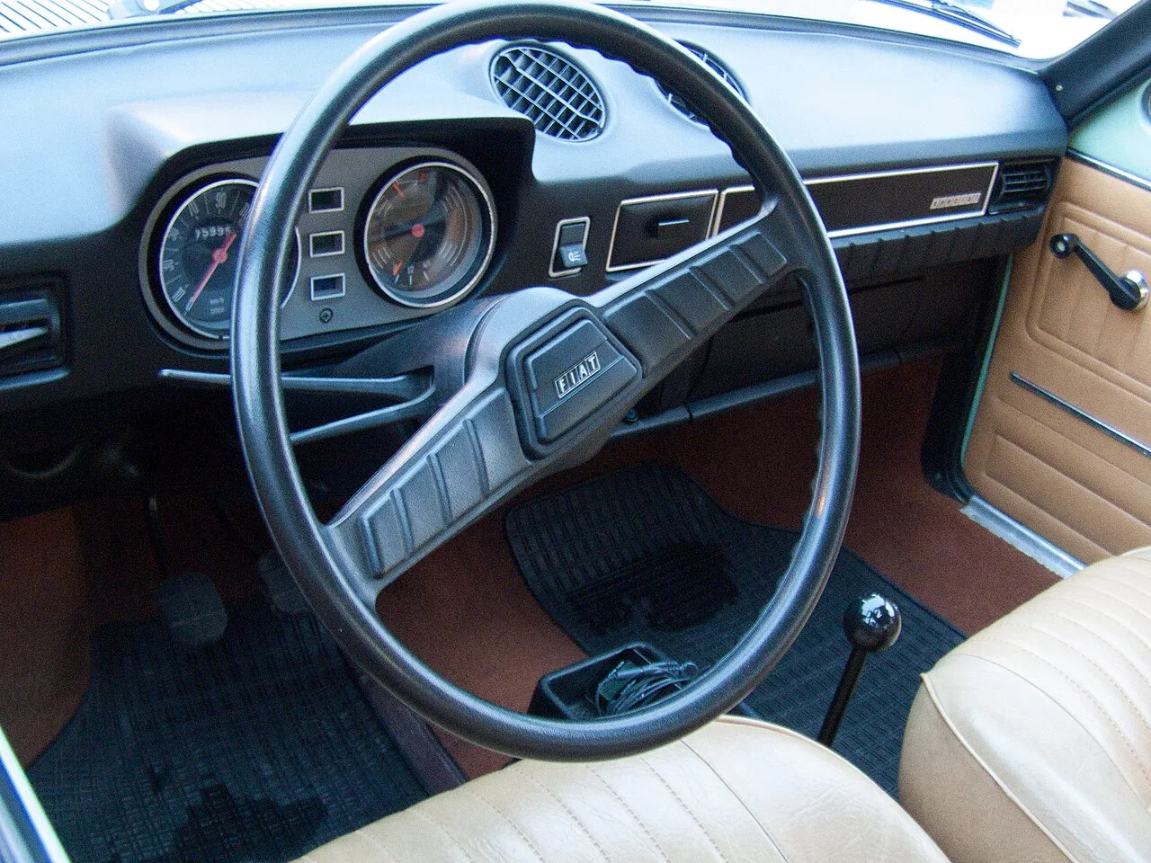 Fiat 128, interior