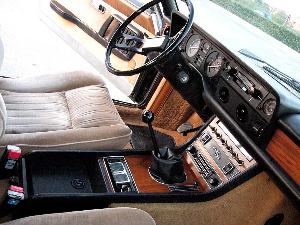 Fiat 130, interior