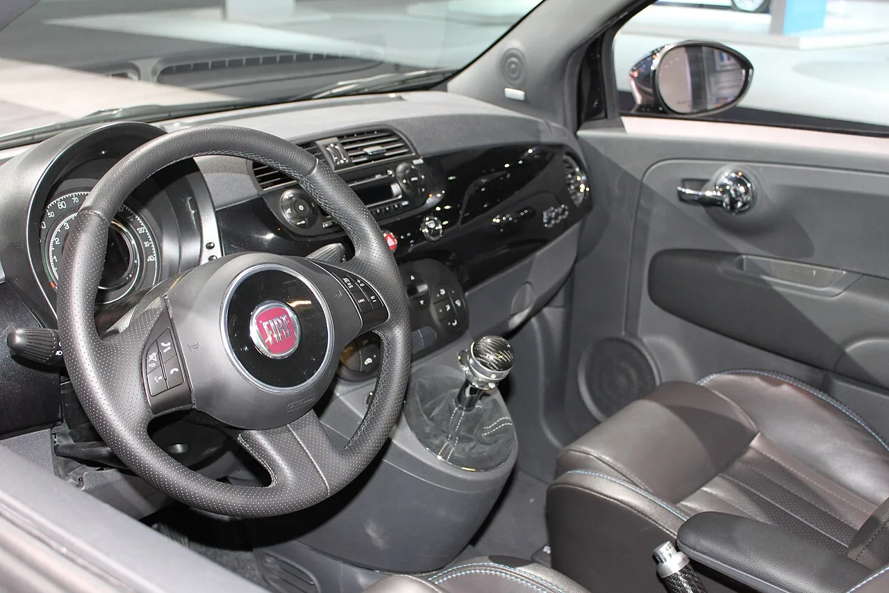 Fiat 500 Abarth, interior