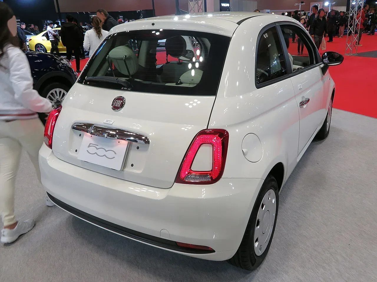 Fiat 500, rear