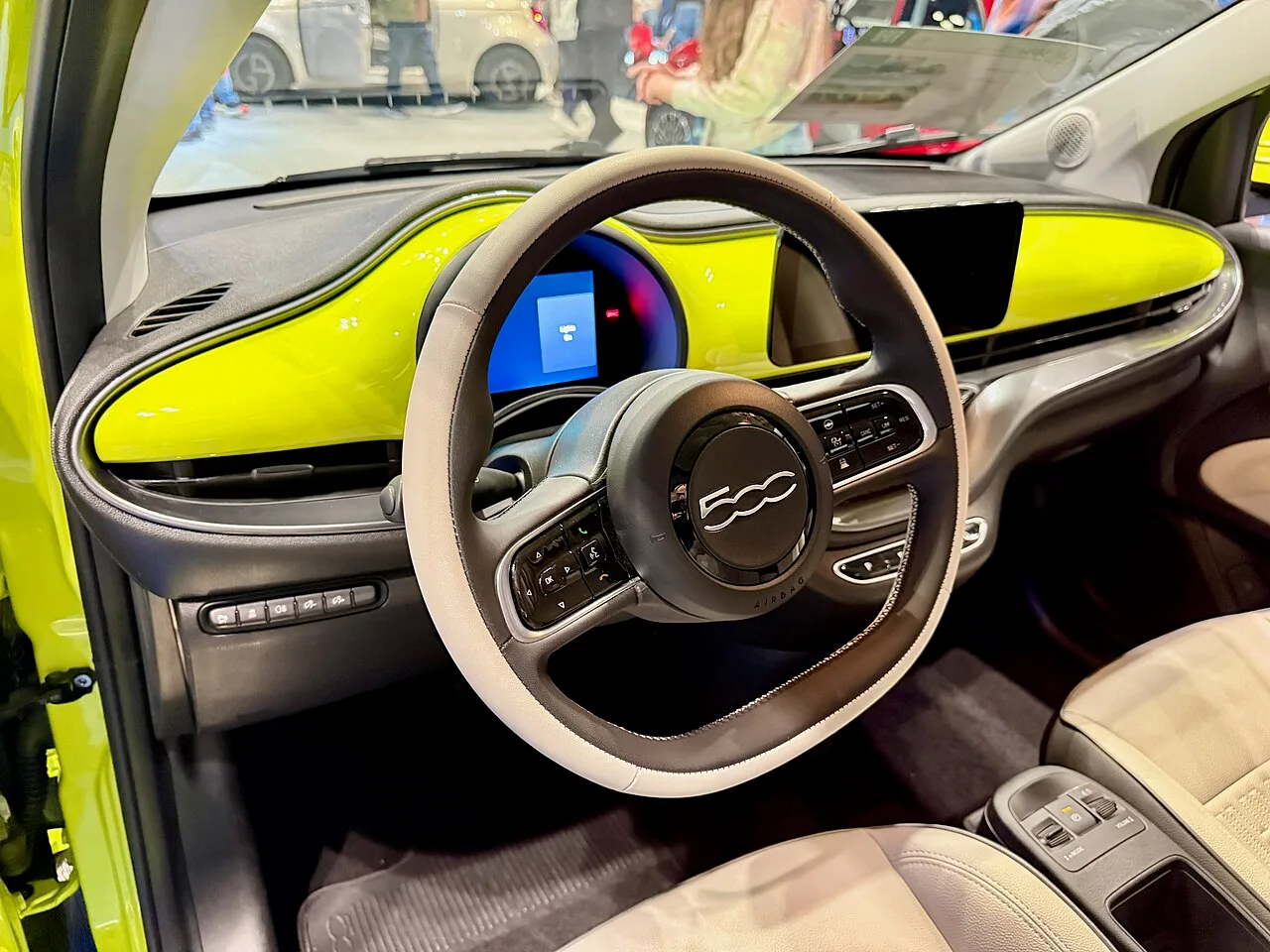 Fiat 500e, interior