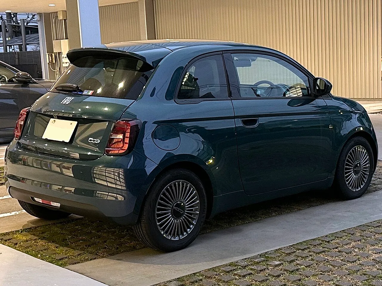 Fiat 500e, rear
