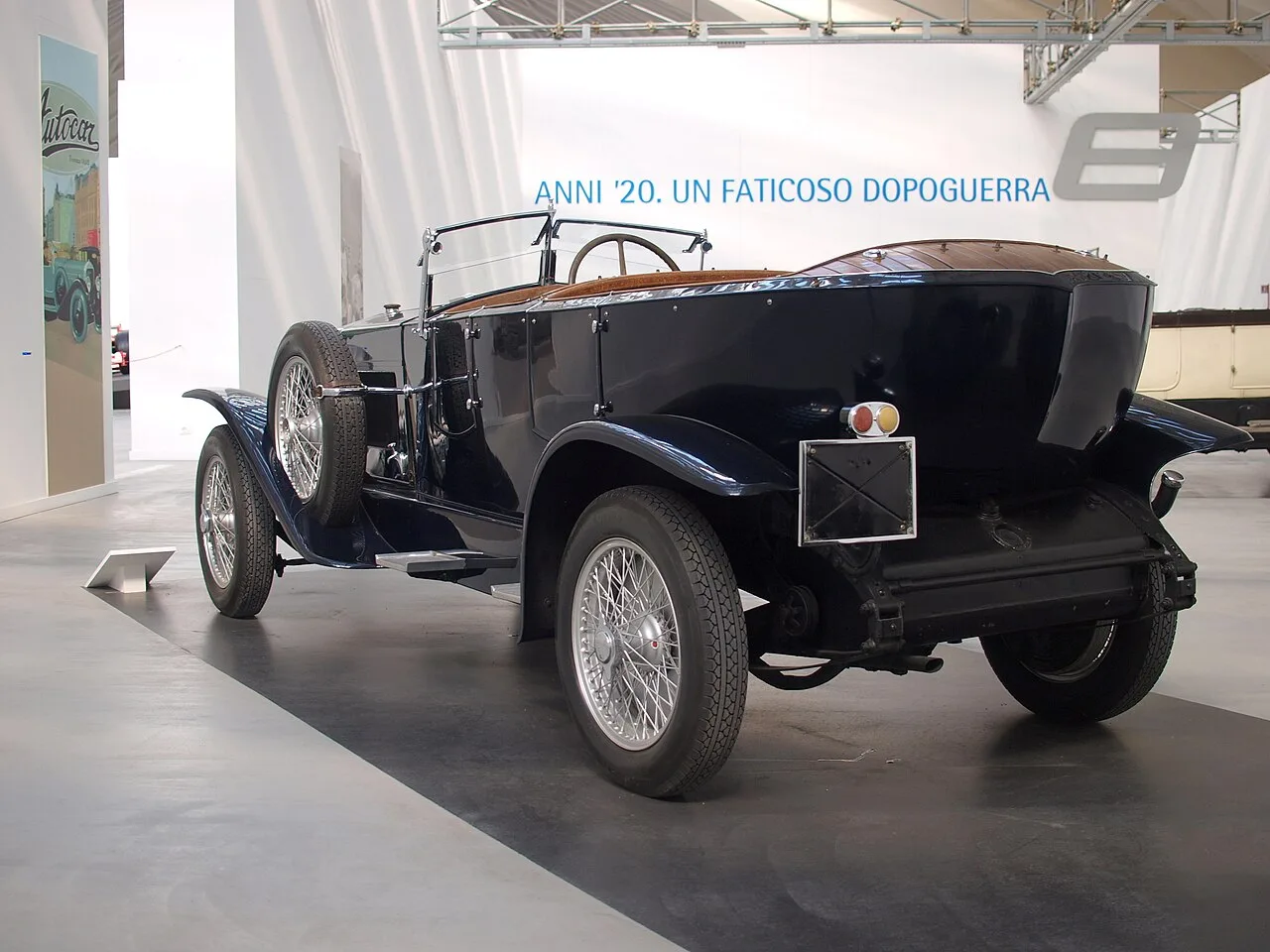 Fiat 519, rear