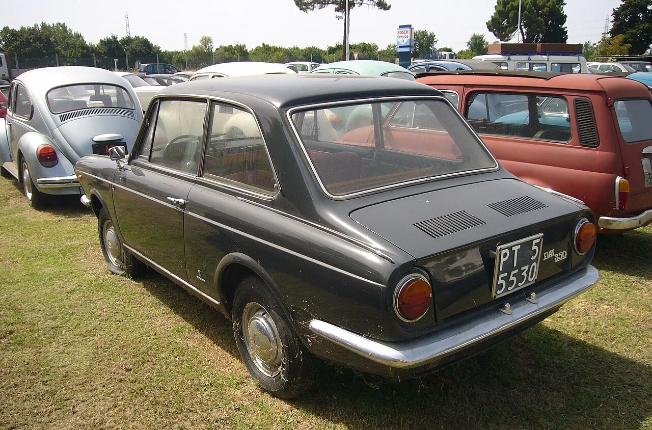 Fiat 850, rear