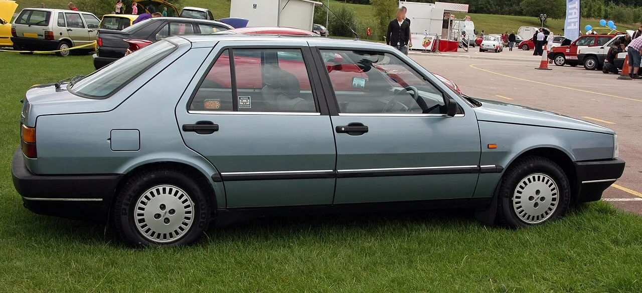 Fiat Croma, side
