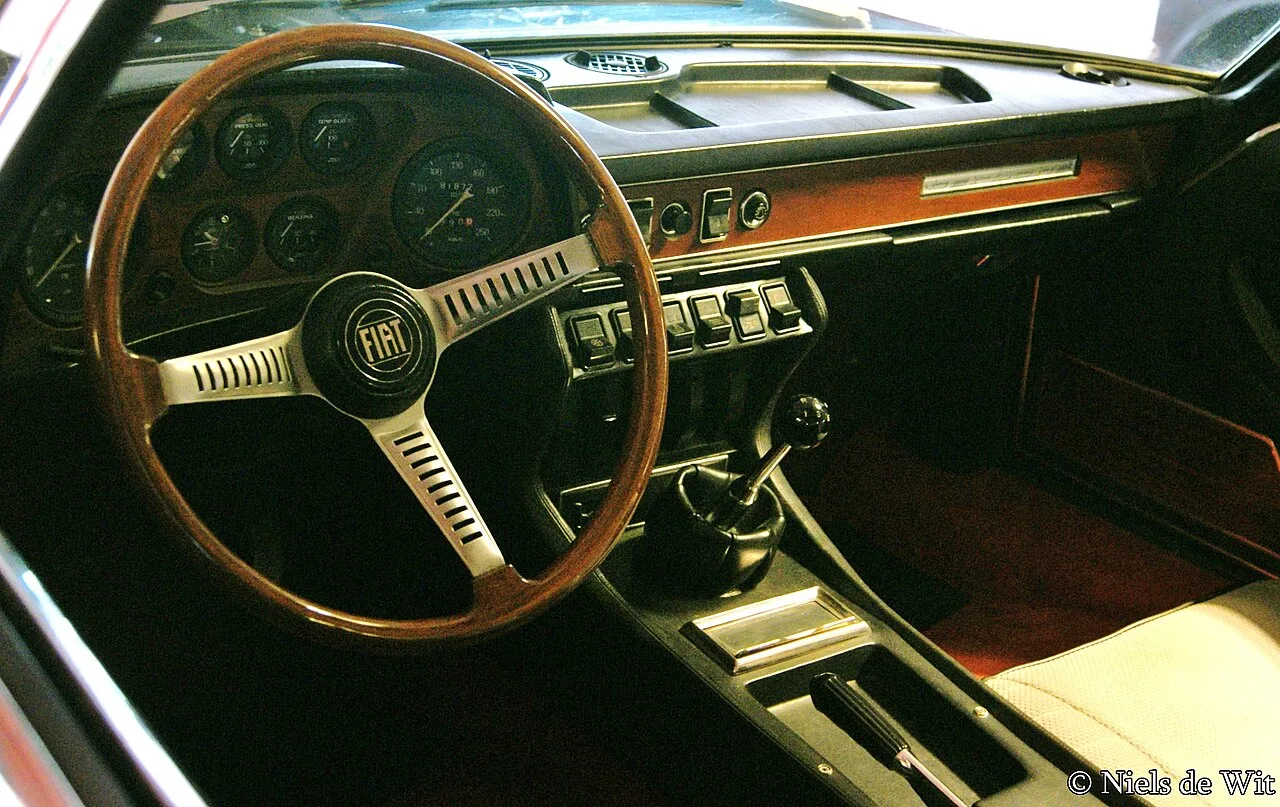 Fiat Dino, interior
