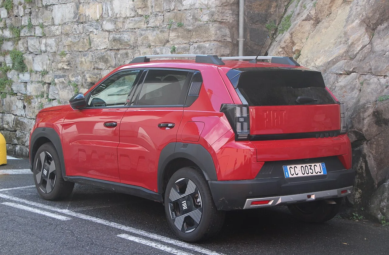 Fiat Grande Panda, side