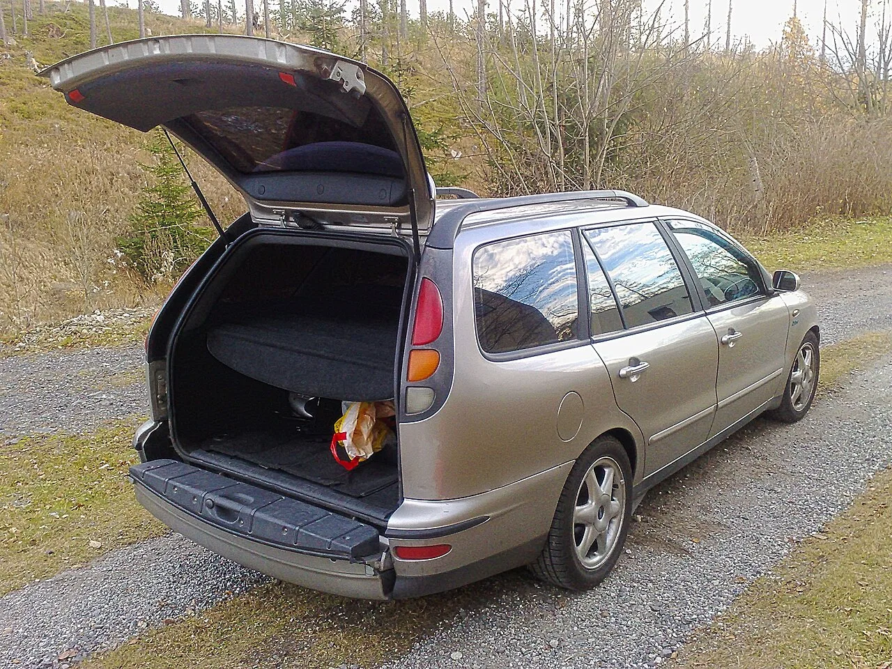 Fiat Marea, side
