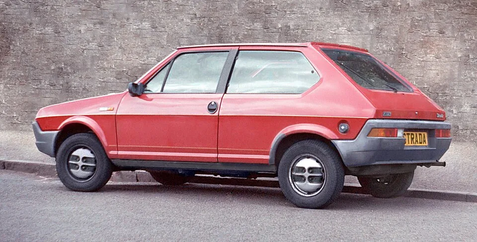 Fiat Strada second generation 281, side