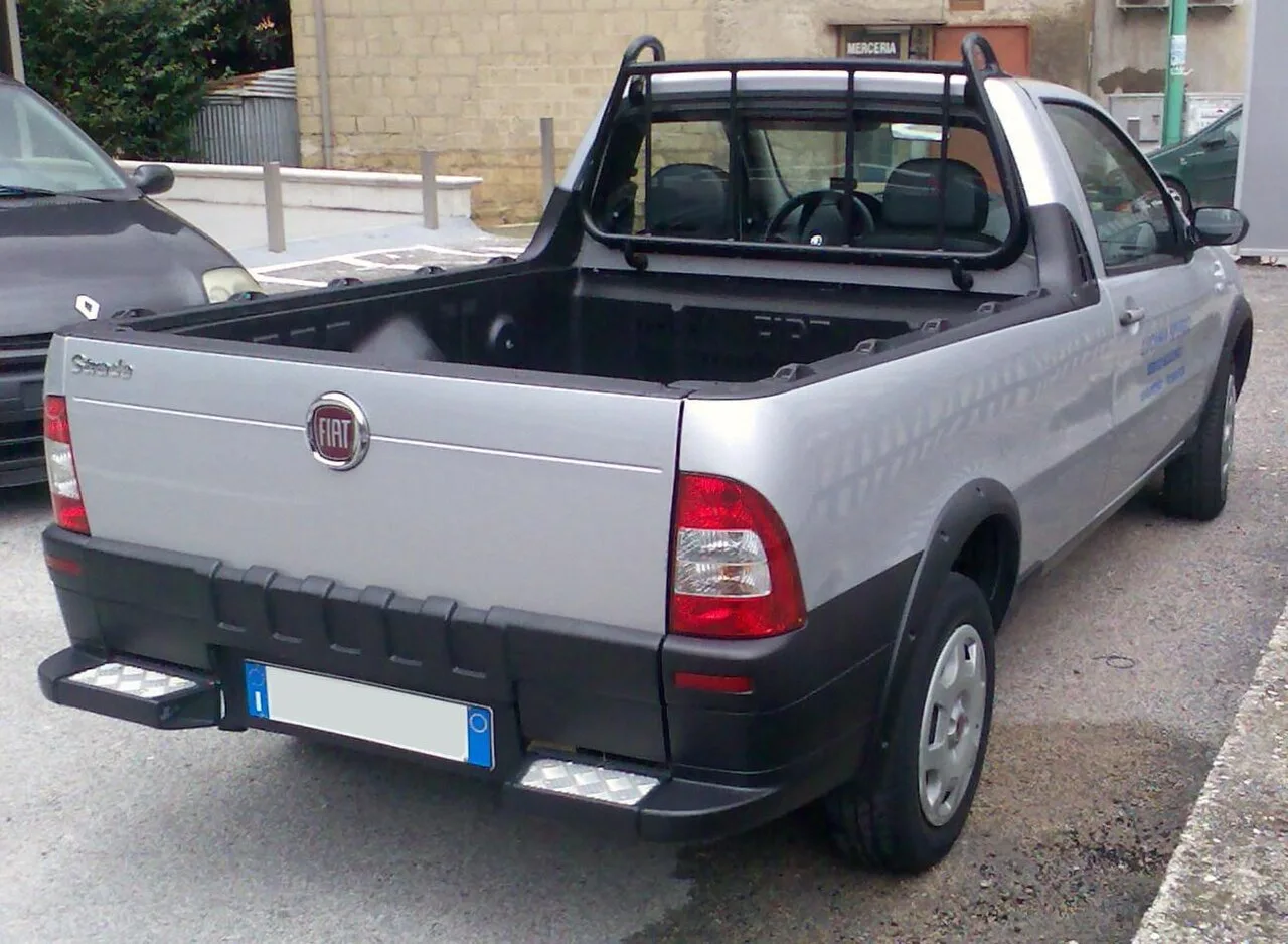 Fiat Strada Mark IV, rear