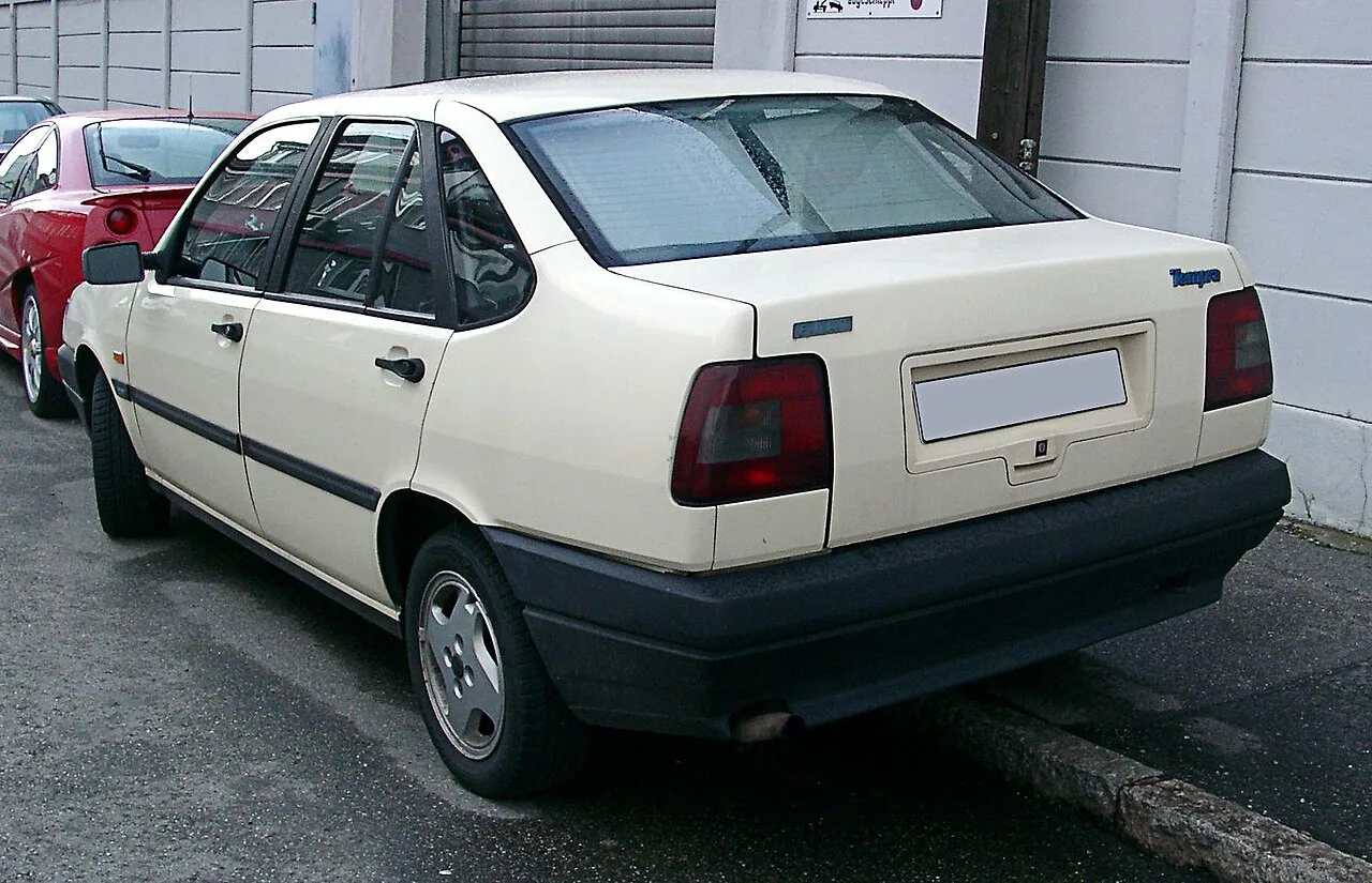 Fiat Tempra, rear
