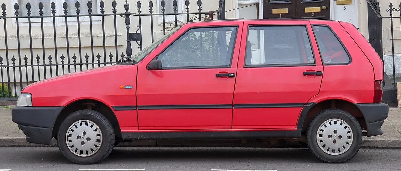 Fiat Uno Type 146, side