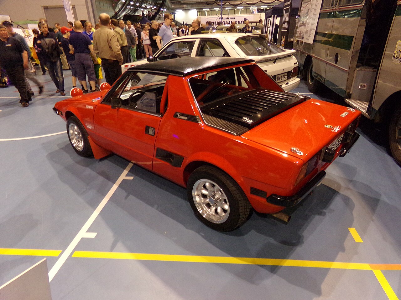 Fiat X1/9, side