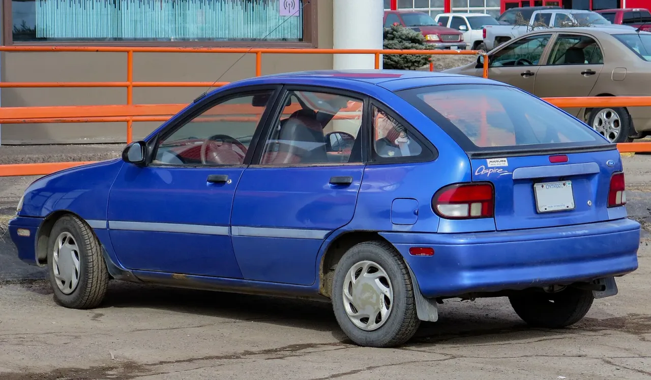 Ford Aspire, rear