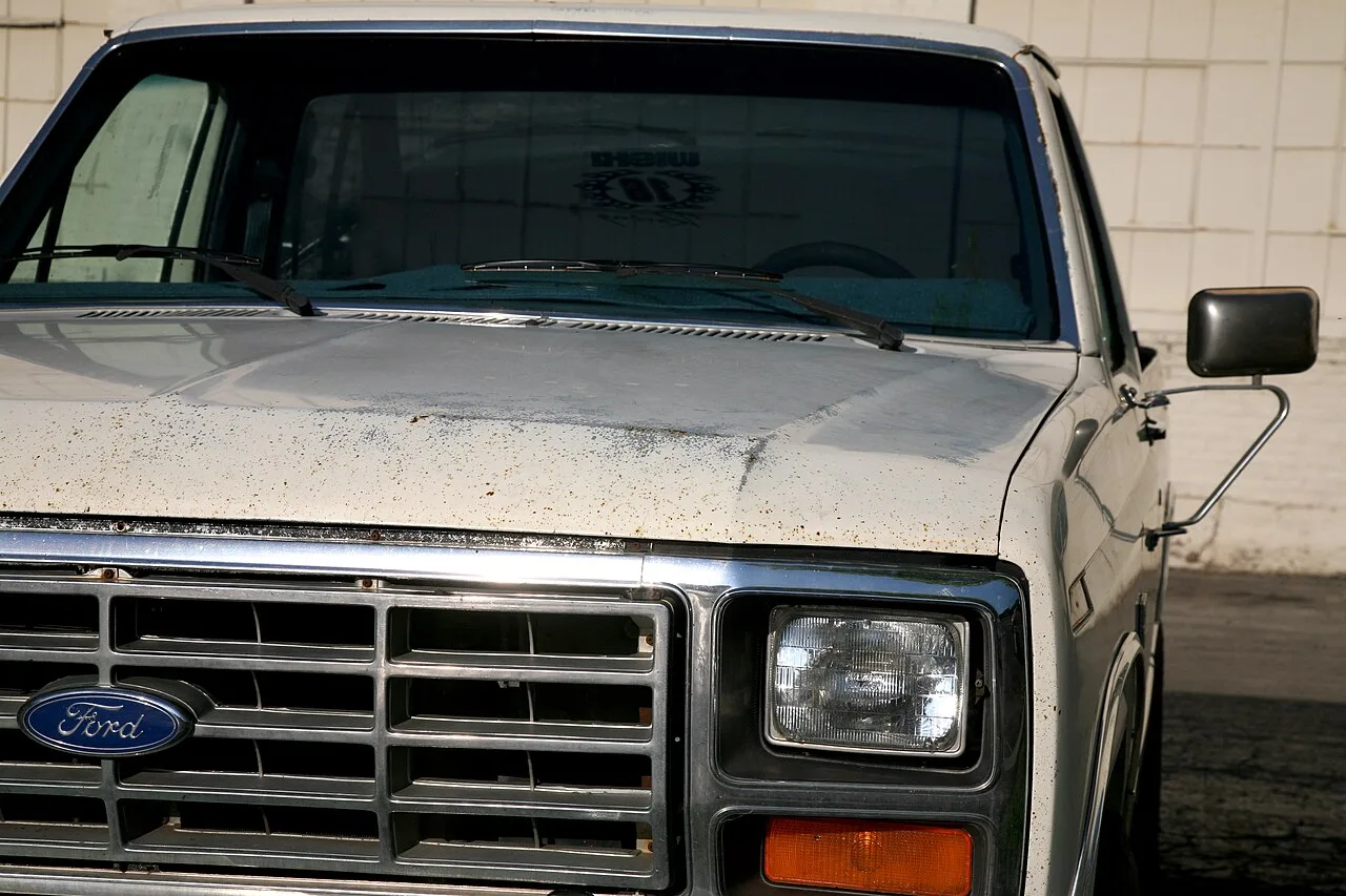 Ford Bronco fifth generation, side