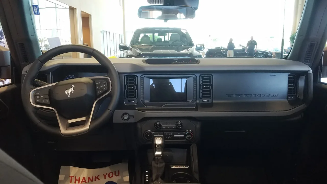 Ford Bronco, interior