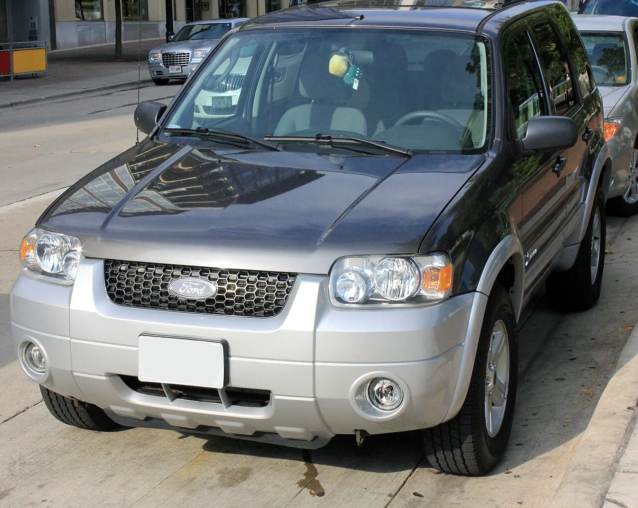 Ford Escape, side