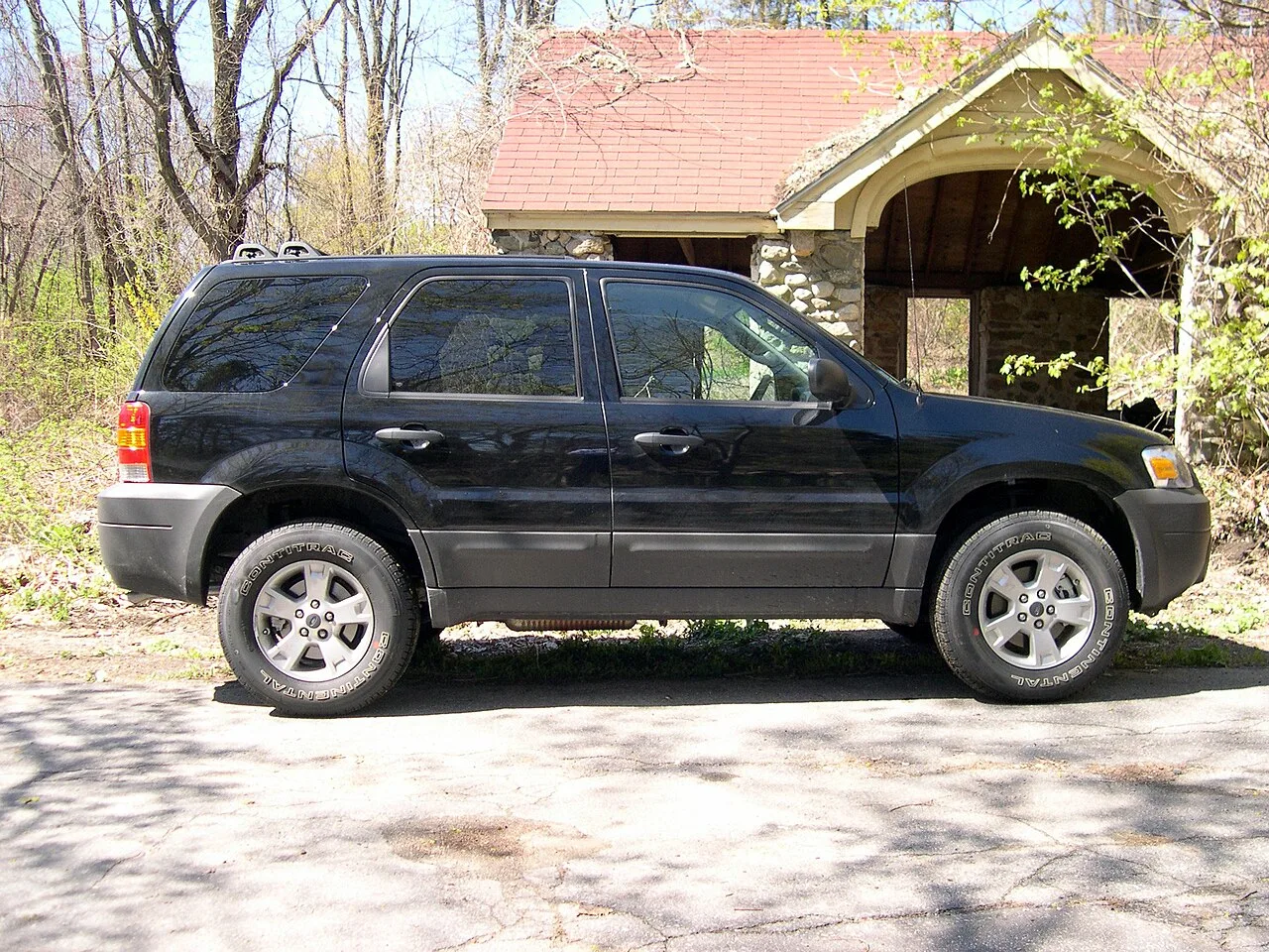 Ford Escape, side