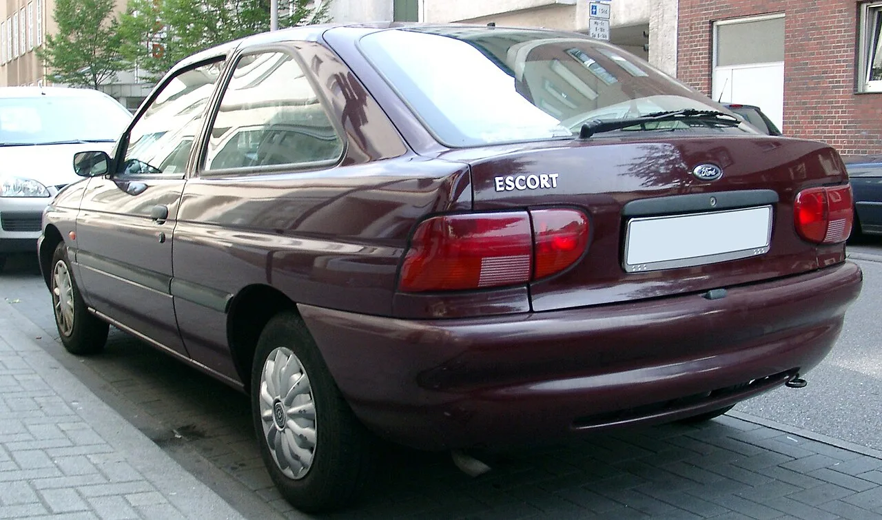 Ford Escort, rear