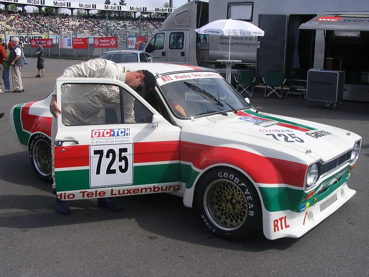Ford Escort, side