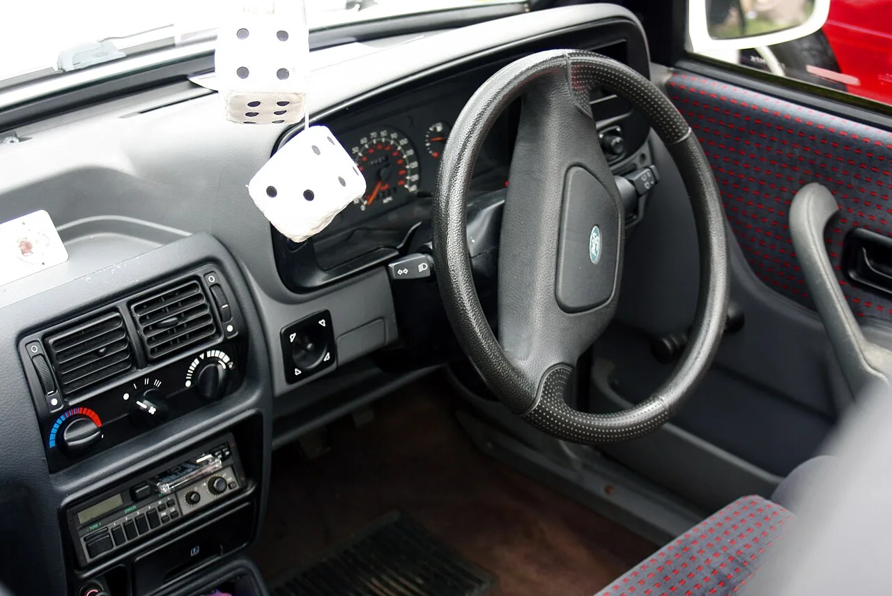 Ford Escort, interior