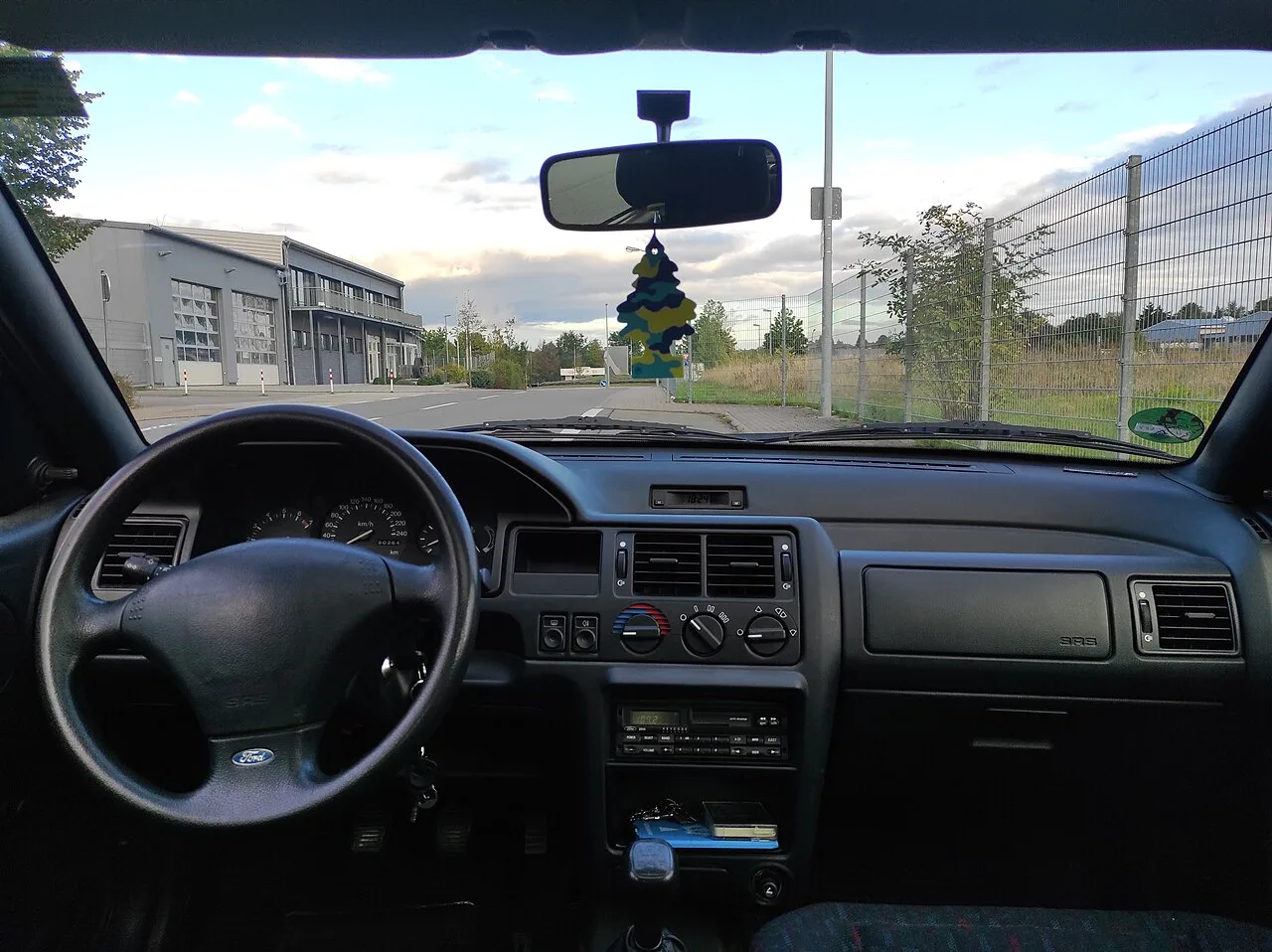 Ford Escort, interior