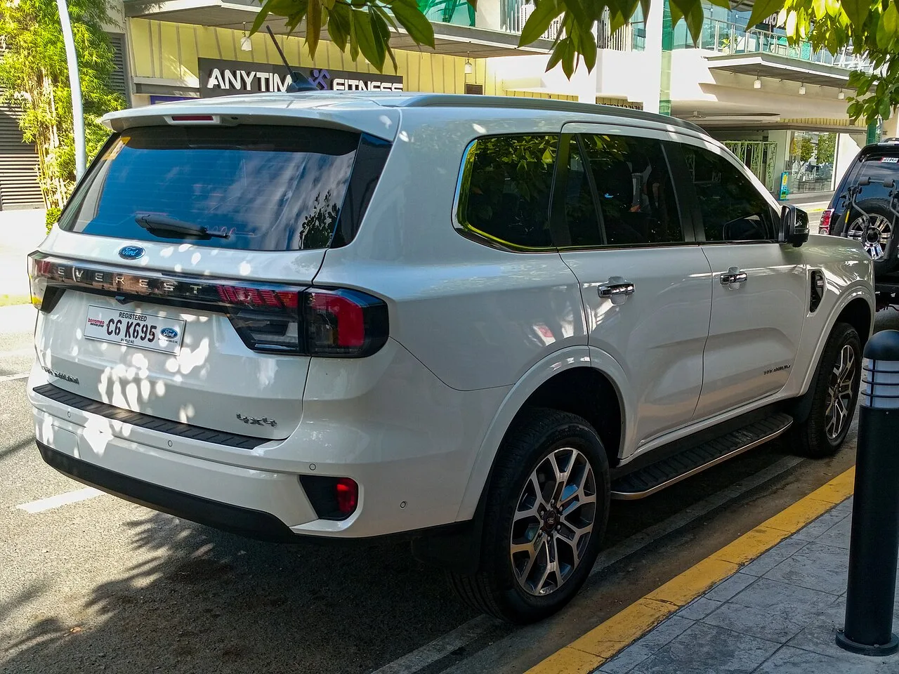 Ford Everest Tremor, rear