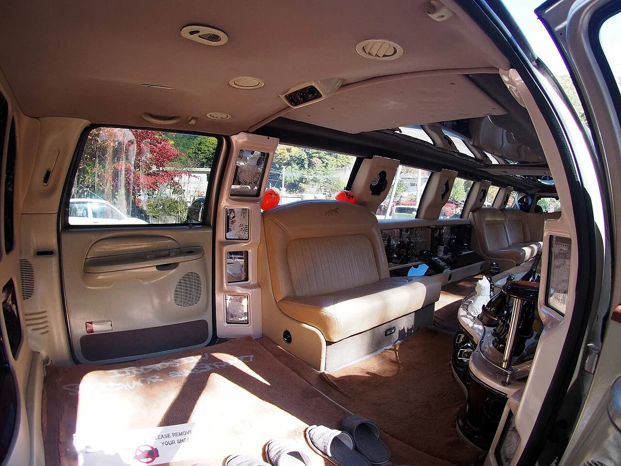 Ford Excursion, interior