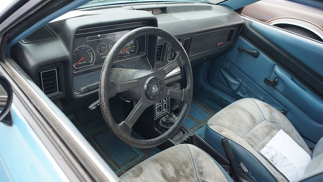 Ford EXP, interior