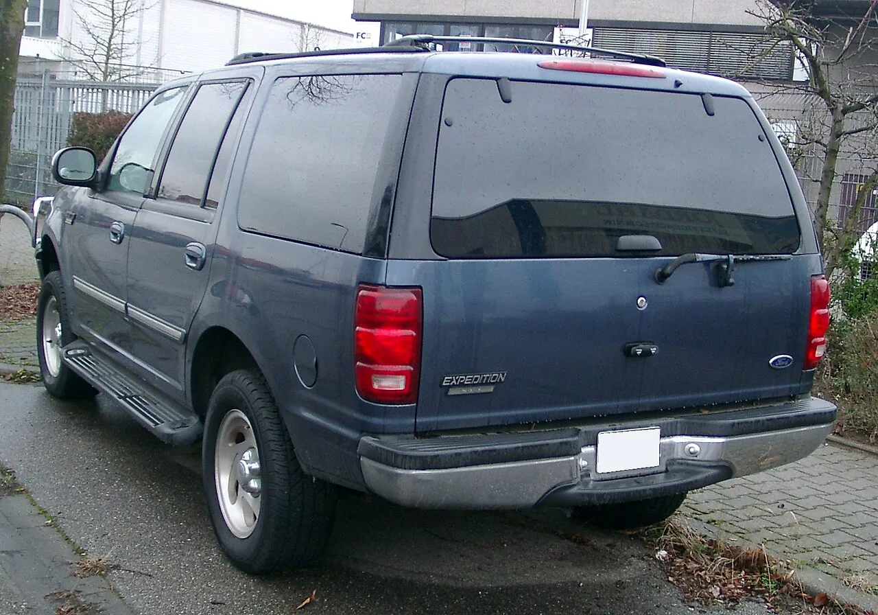 Ford Expedition, rear