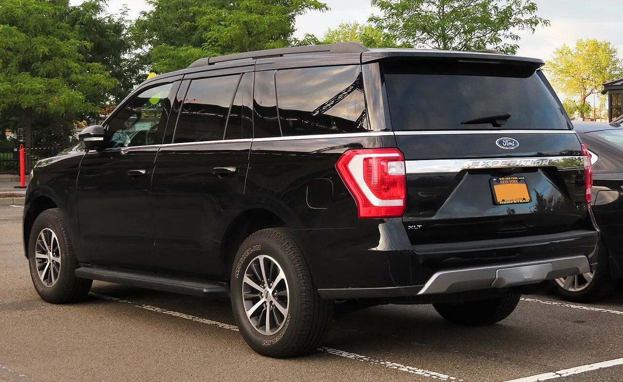 Ford Expedition, rear