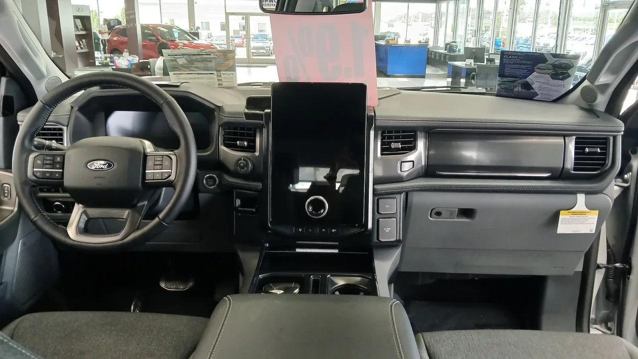 Ford F-150 Lightning, interior