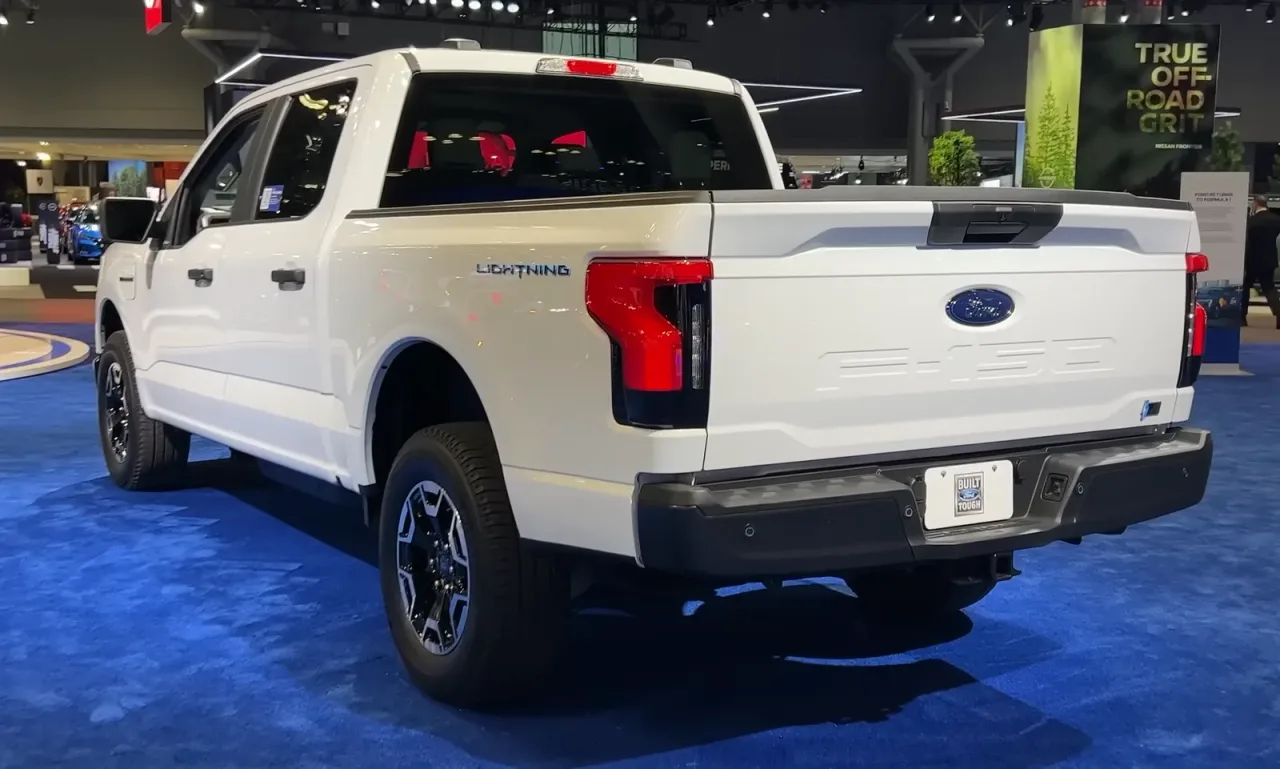 Ford F-150 Lightning, rear
