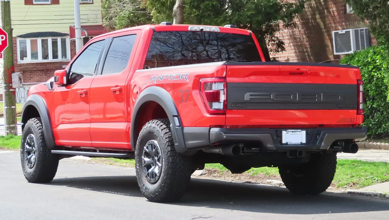 Ford F-150 Raptor, rear