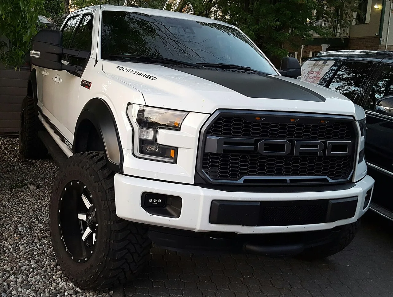 Ford F-150 thirteenth generation, side