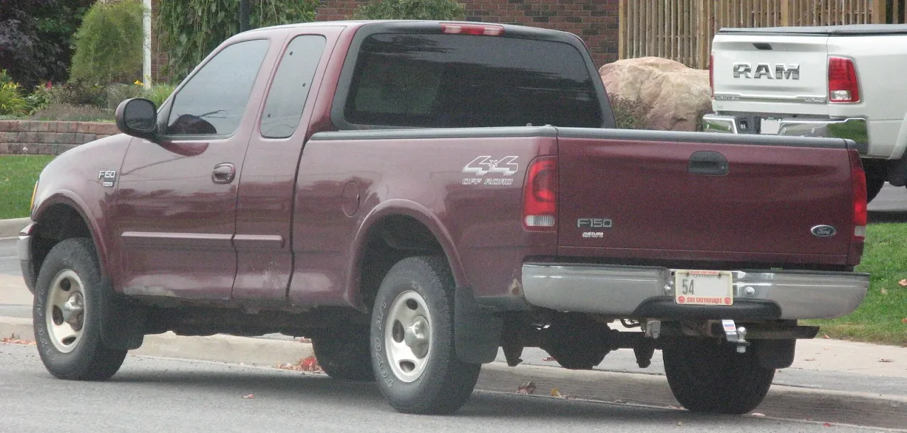 Ford F150, rear