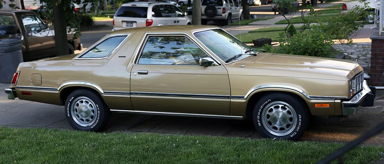 Ford Fairmont, side
