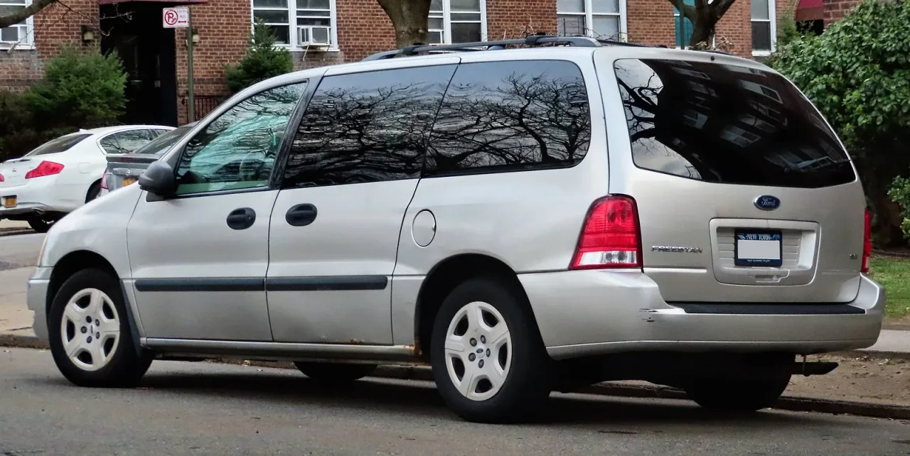 Ford Freestar, rear