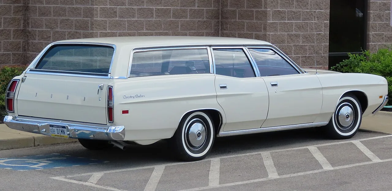 Ford Galaxie, rear