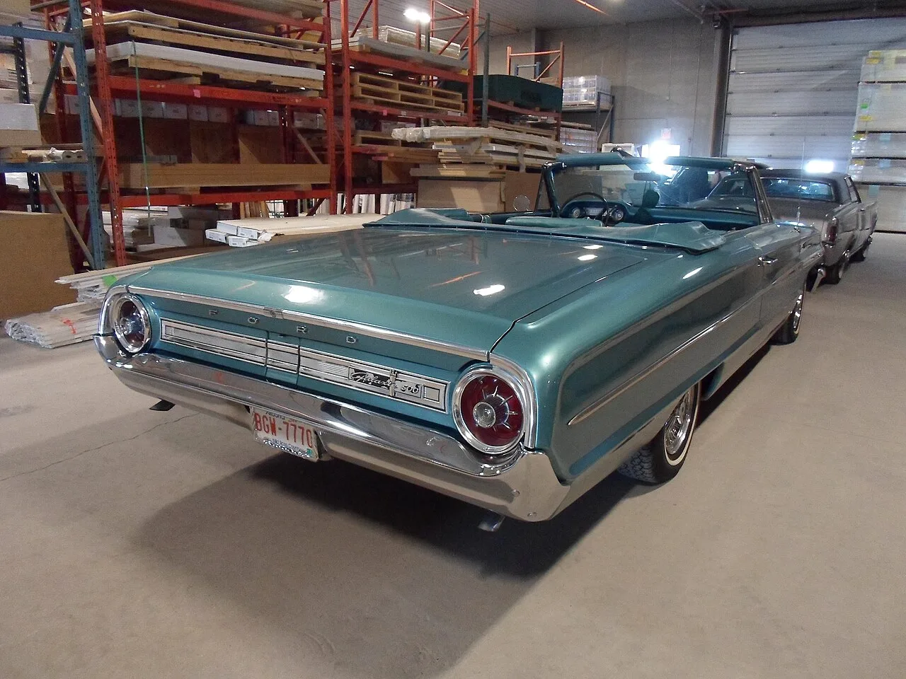 Ford Galaxie, rear