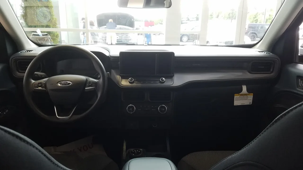 Ford Maverick, interior