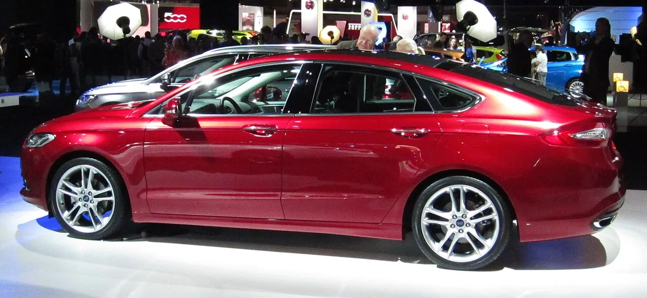 Ford Mondeo ST220, side
