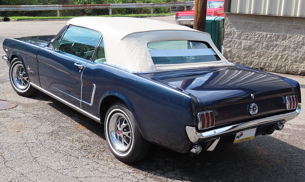 Ford Mustang, rear