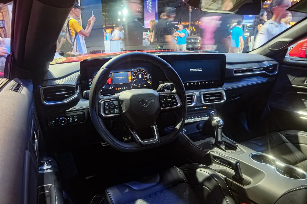 Ford Mustang, interior