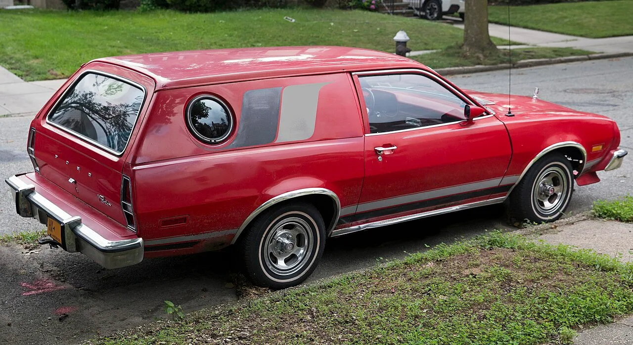 Ford Pinto, side