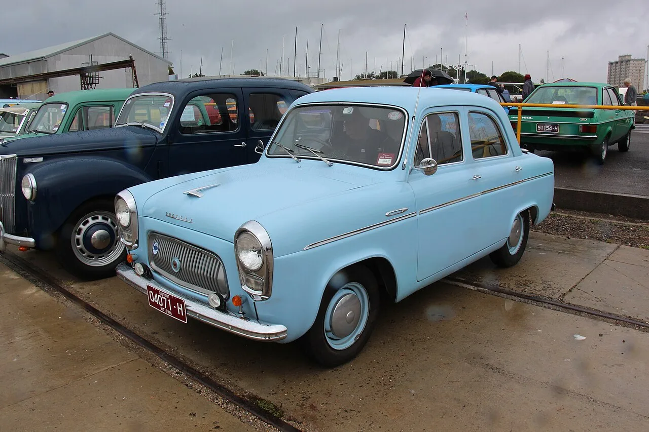 Ford Prefect 100E, side