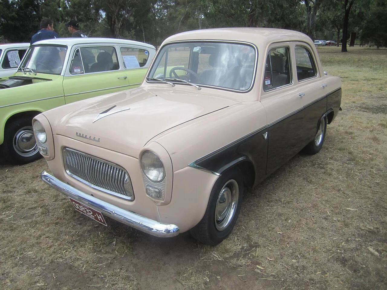 Ford Prefect 107E, side