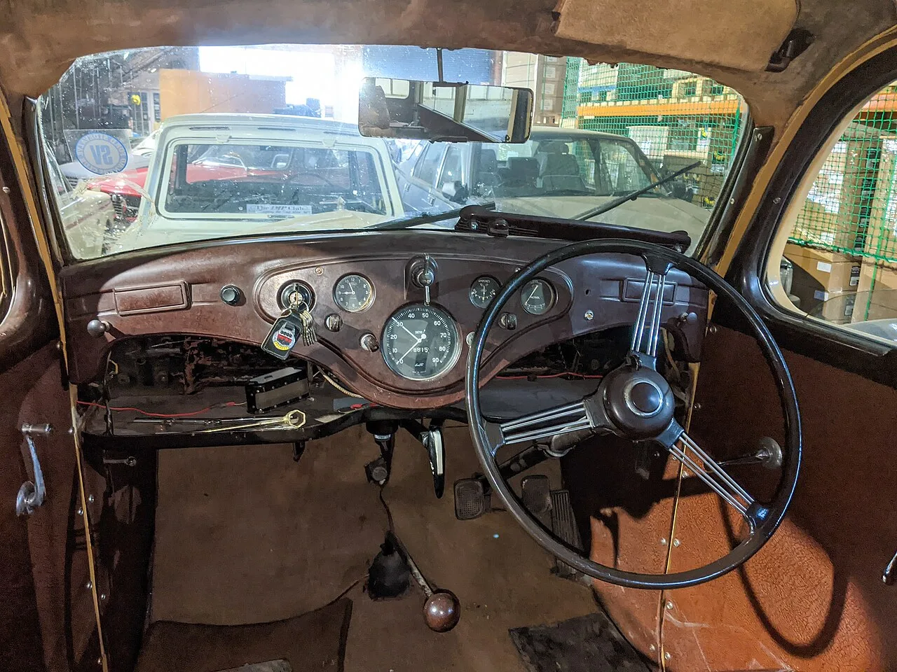 Ford Prefect E493A, interior